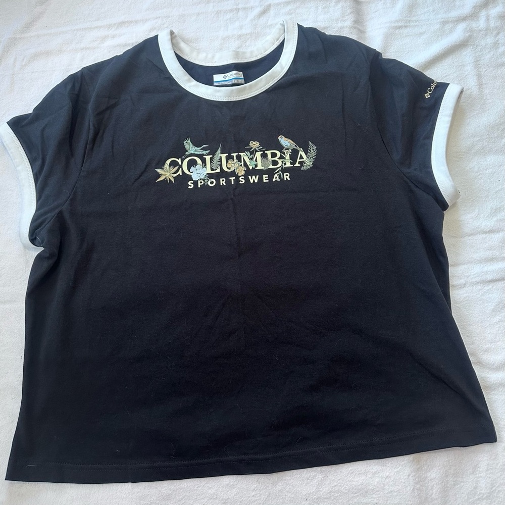 Columbia Women’s Black T-Shirt